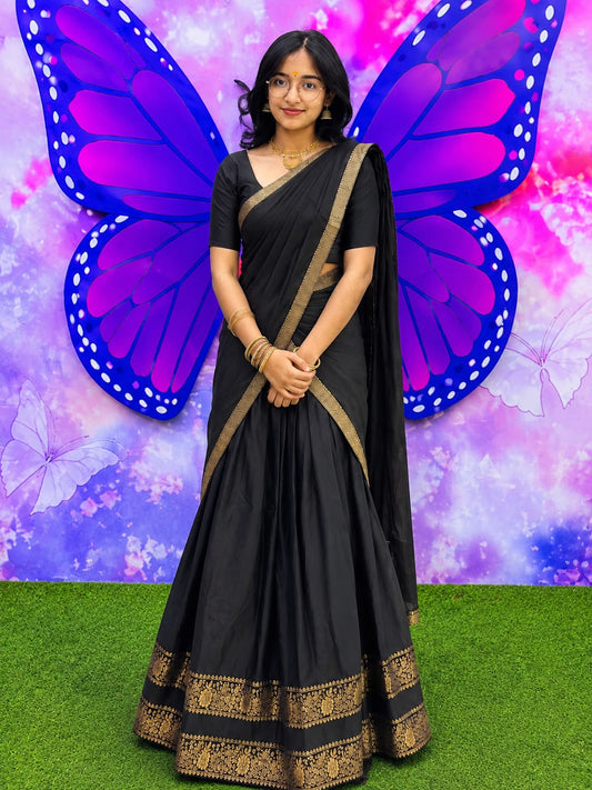 Elegant Black Kerala Style Davani Set with Gold Border