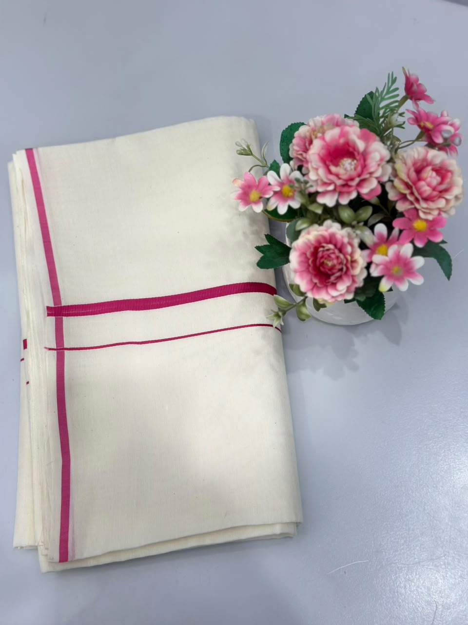 Kerala Kasavu Saree – Off-White with Pink Border
