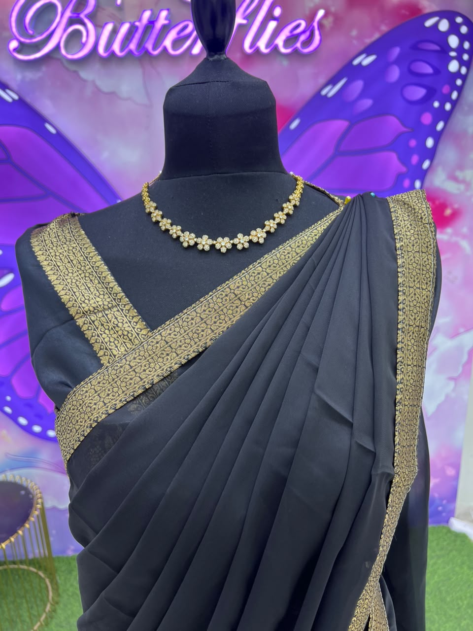 Elegant Black Kerala Style Davani Set with Gold Border